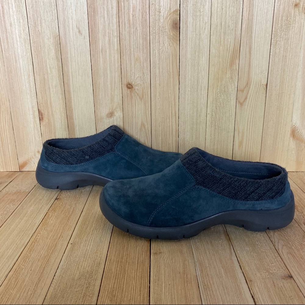 Dansko Brittany clog suede comfort shoe navy blue